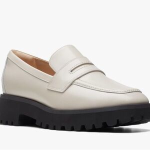 NEW Clarks Splend Edge Cream Leather Chunky Penny Loafers Preppy 7.5 NIB
